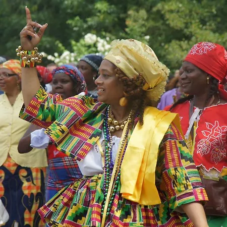 Short Group Dapper Market Serviced Amesterdão