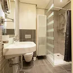 Apartment Short Group Dapper Market Serviced *