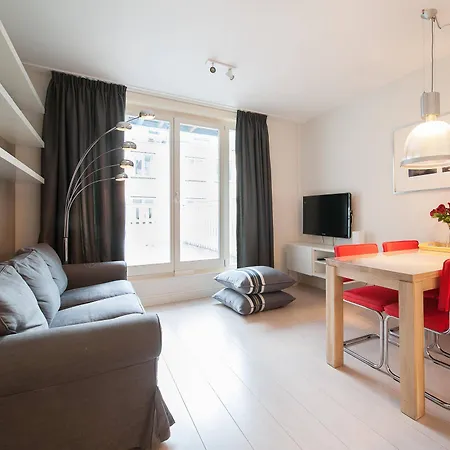 Short Group Dapper Market Serviced *