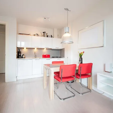 Daire Short Group Dapper Market Serviced *