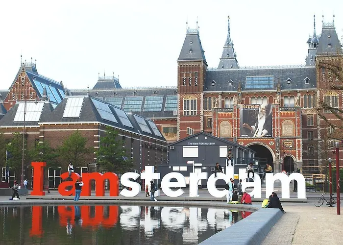 Short Group Dapper Market Serviced Ámsterdam