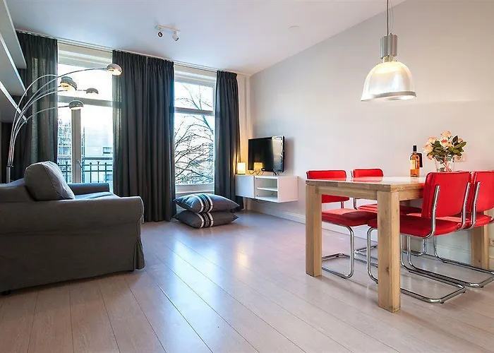 Short Group Dapper Market Serviced * Ámsterdam