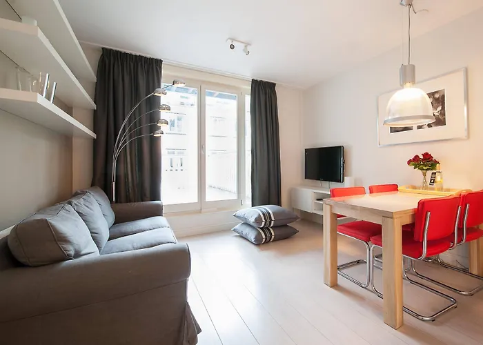 Short Group Dapper Market Serviced *