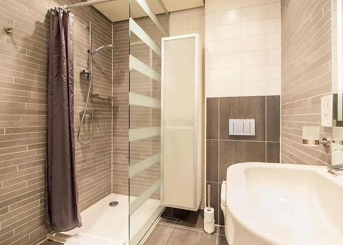 Short Group Dapper Market Serviced Ámsterdam