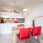 Short Group Dapper Market Serviced Apartment Amsterdam